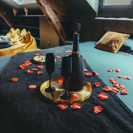 La Marble - Balneo & Sauna شقة أنجير